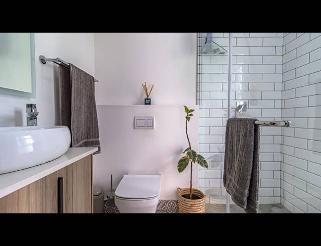 5 BEDROOM FREEHOLD FOR SALE IN MIDSTREAM HEIGHTS